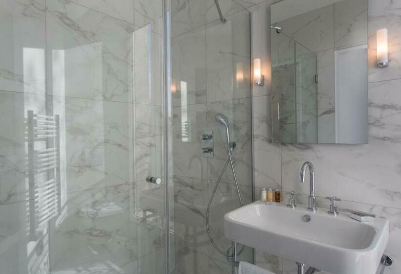 اتاق استاندارد با چشمانداز, Hôtel La Comtesse