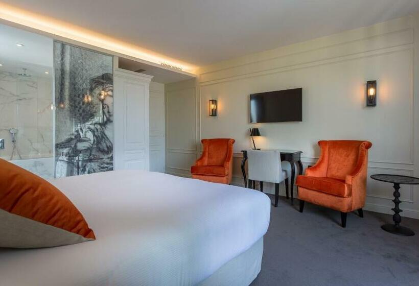 سوئیت جونیور رویال, Hôtel La Comtesse