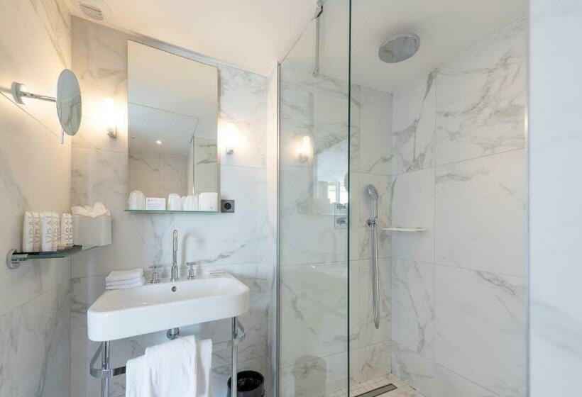 اتاق لوکس سه تخته با چشمانداز, Hôtel La Comtesse