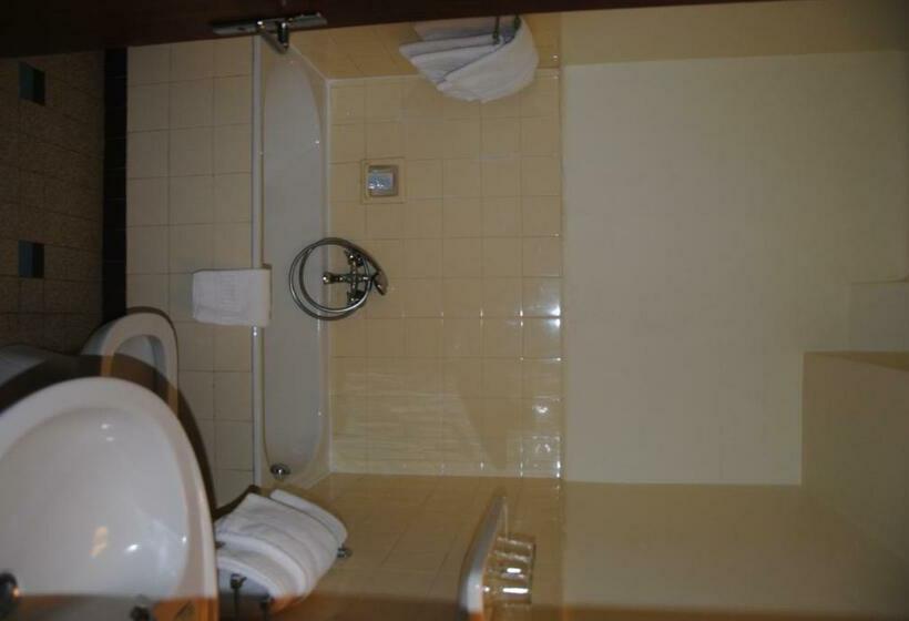 スタンダードトリプルルーム, Richemond