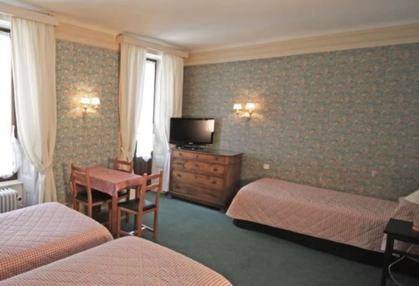 スタンダードトリプルルーム, Richemond