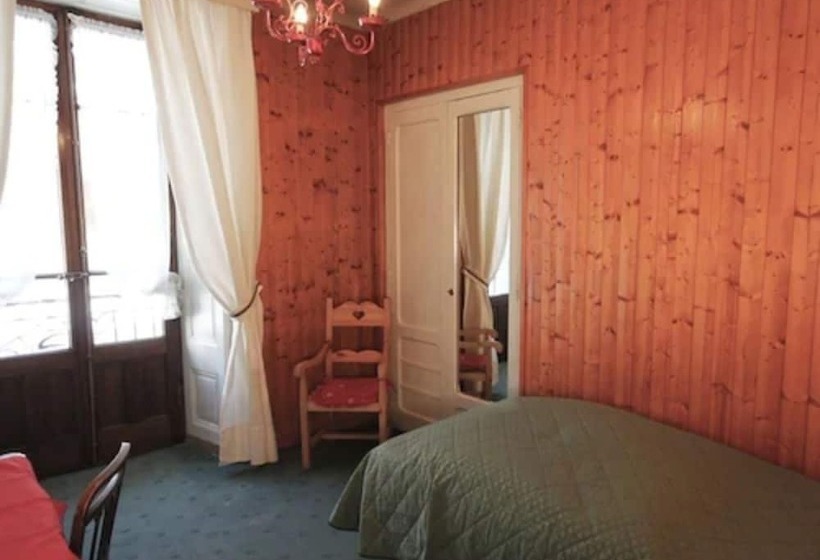 スタンダードトリプルルーム, Richemond