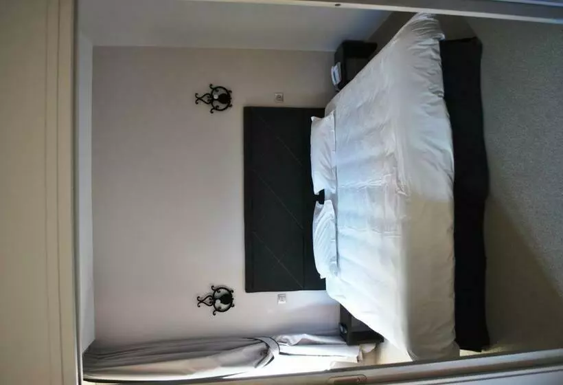 سوئیت جونیور با چشم‌انداز, Richemond