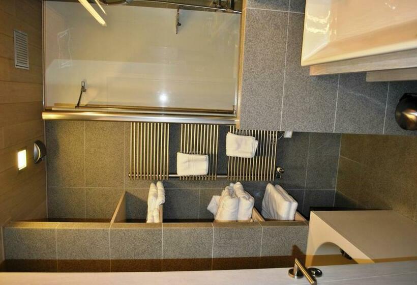 景色の見えるジュニアスイート, Richemond