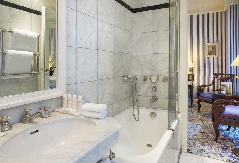 デラックスルーム, Le Dokhan S Paris Arc De Triomphe, A Tribute Portfolio