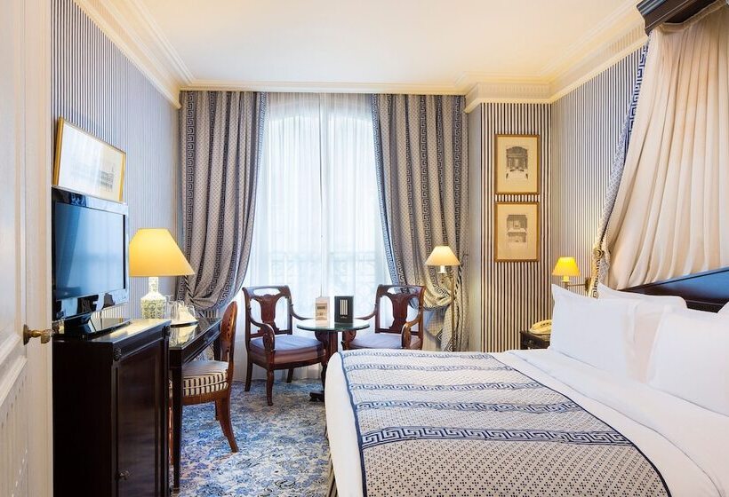 Camera Deluxe, Le Dokhan S Paris Arc De Triomphe, A Tribute Portfolio