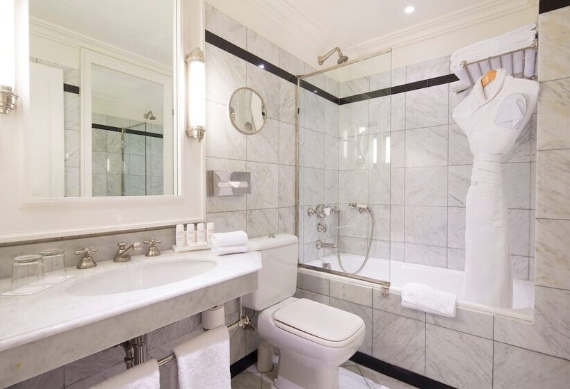 エクゼクティブルーム, Le Dokhan S Paris Arc De Triomphe, A Tribute Portfolio