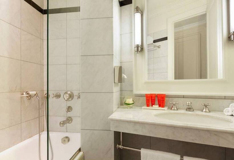 デラックスルーム, Le Dokhan S Paris Arc De Triomphe, A Tribute Portfolio