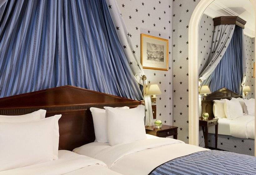 Camera Deluxe, Le Dokhan S Paris Arc De Triomphe, A Tribute Portfolio