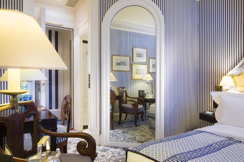 デラックスルーム, Le Dokhan S Paris Arc De Triomphe, A Tribute Portfolio