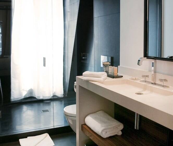 اتاق لوکس, Le Metropolitan Paris Tour Eiffel, A Tribute Portfolio