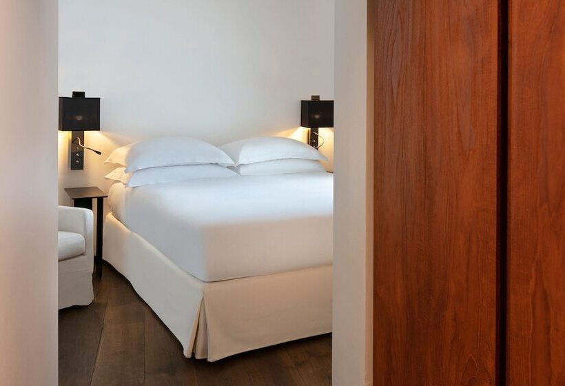 سوییت جونیور, Le Metropolitan Paris Tour Eiffel, A Tribute Portfolio