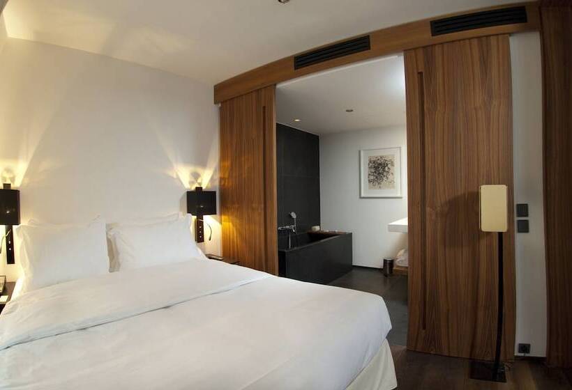 سوییت جونیور, Le Metropolitan Paris Tour Eiffel, A Tribute Portfolio