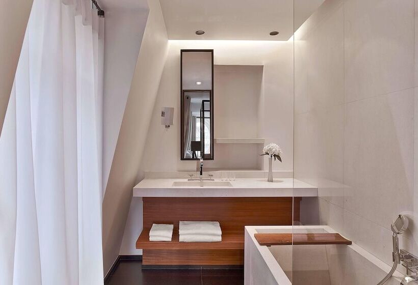 سوئیت با چشمانداز, Le Metropolitan Paris Tour Eiffel, A Tribute Portfolio