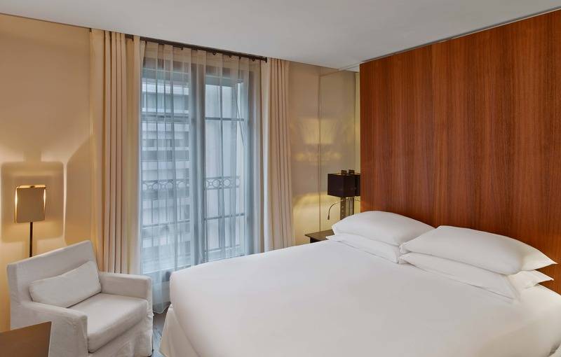 اتاق لوکس, Le Metropolitan Paris Tour Eiffel, A Tribute Portfolio