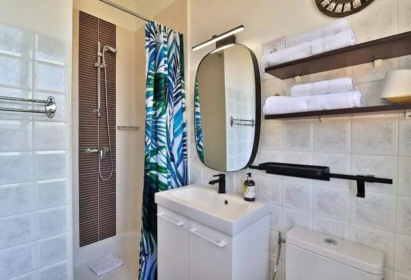 اتاق استاندارد با چشم‌انداز شهر, Le Panoramic Boutique Hôtel