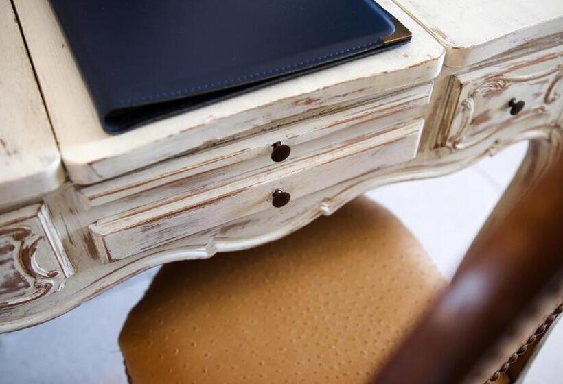 スタンダードシティビュールーム, Le Panoramic Boutique Hôtel