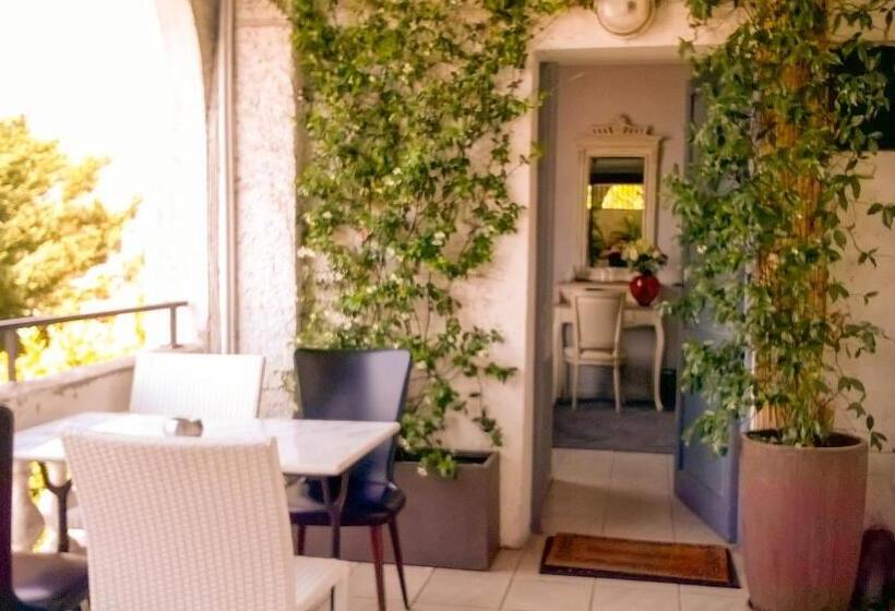 스탠다드 트리플 룸 테라스, Le Panoramic Boutique Hôtel