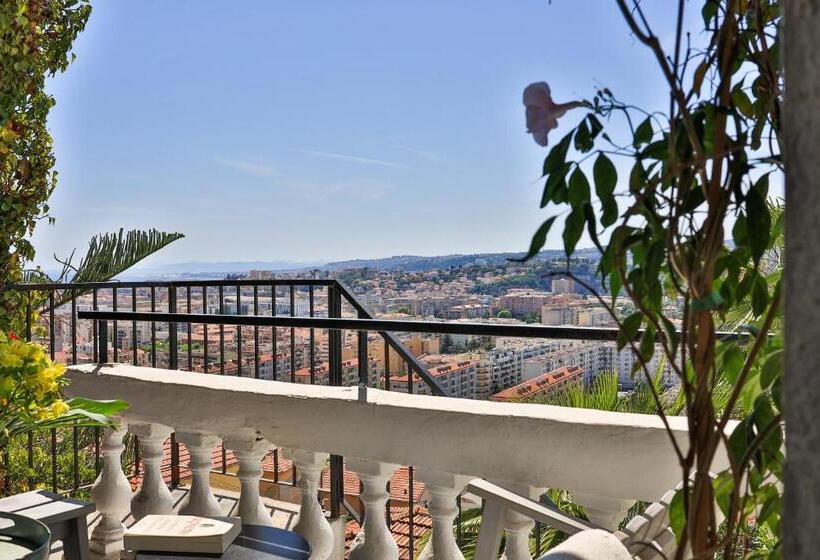 Standard Triple Room with Terrace, Le Panoramic Boutique Hôtel