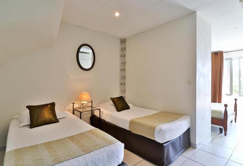 اتاق استاندارد چهار تخته, Le Panoramic Boutique Hôtel