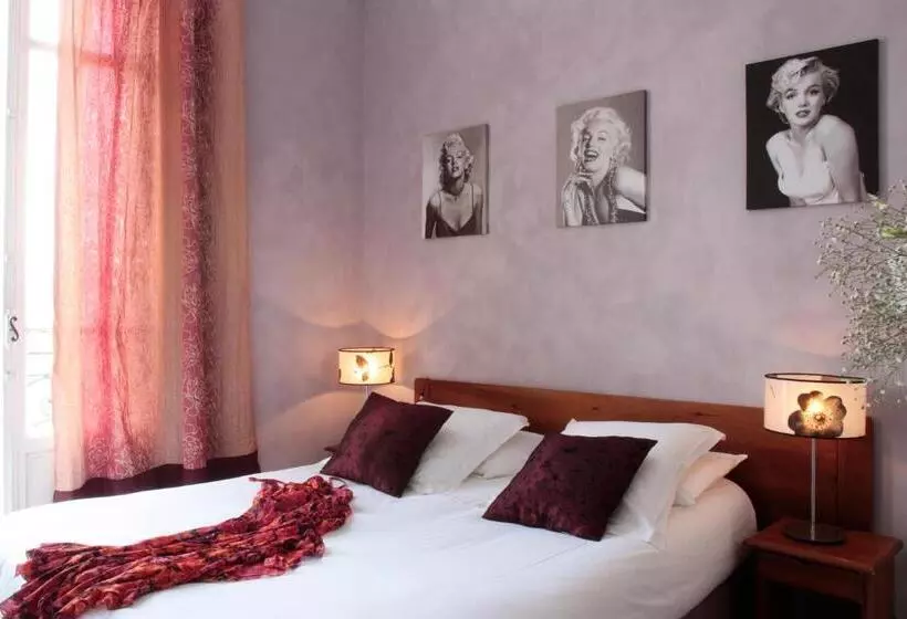 اتاق استاندارد با چشم‌انداز دریا, Le Panoramic Boutique Hôtel
