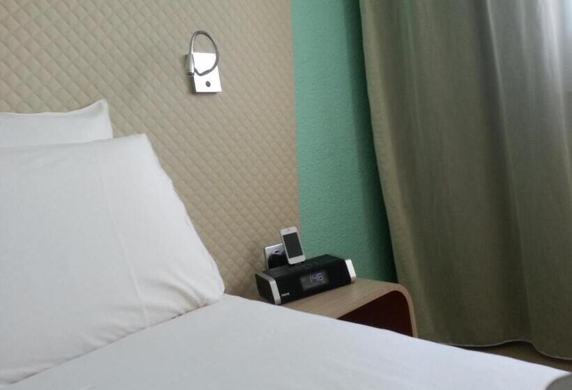 Номер Престиж, Mercure Paris Le Bourget Aeroport