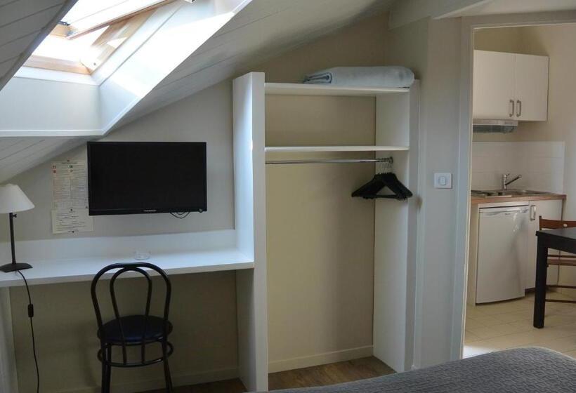 スタンダードスタジオ, Nuit Et Jour   La Maison De Lucile