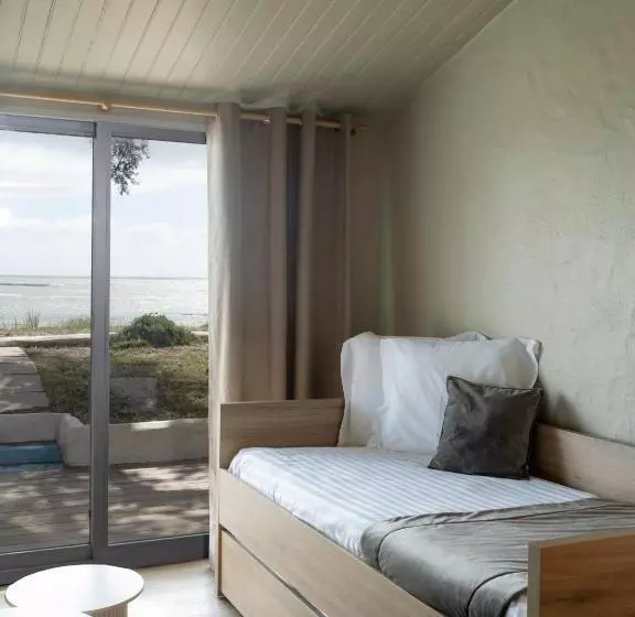 Standard Quadruple Room, Punta Lara Noirmoutier   Vue Mer   Nouvellement Rénové
