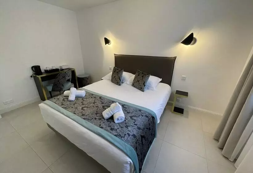 Camera Familiare, Le Confidentiel Hôtel & Spa
