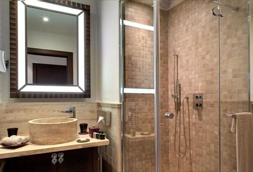 اتاق لوکس با چشم‌انداز دریا, Tiara Miramar Beach Hotel & Spa