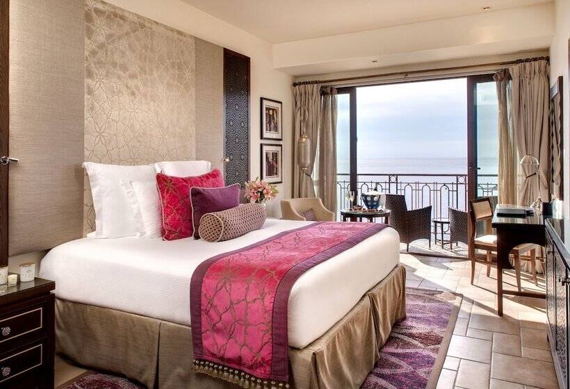 غرفة ديلوكس مطلّة علي البحر, Tiara Miramar Beach Hotel & Spa