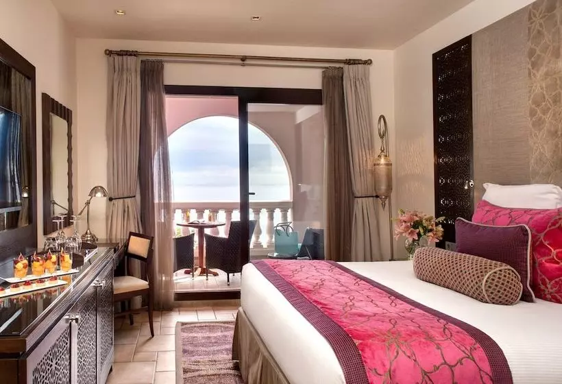 オーシャンビューのプレミアムルーム。, Tiara Miramar Beach Resort
