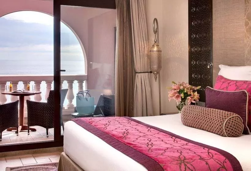 オーシャンビューのプレミアムルーム。, Tiara Miramar Beach Resort