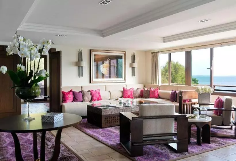 سوییت با چشم‌انداز دریا, Tiara Miramar Beach Hotel & Spa