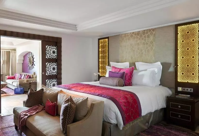 سوییت با چشم‌انداز دریا, Tiara Miramar Beach Hotel & Spa