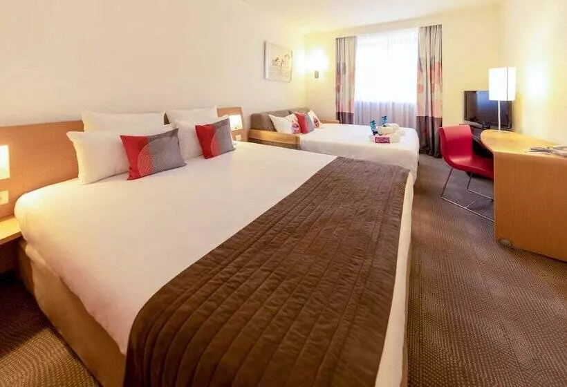 ダブルベッドのクラシックルーム, Novotel Nice Centre Vieux Nice