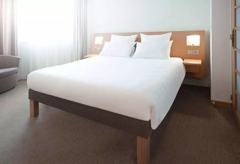 ダブルベッドのクラシックルーム, Novotel Nice Centre Vieux Nice