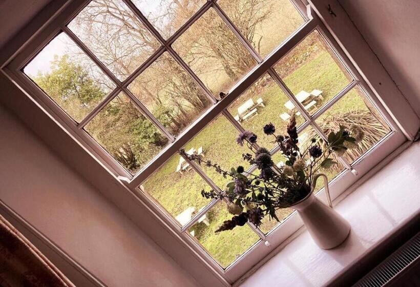 חדר דחוקס עם מיטת קינג, Inn For All Seasons