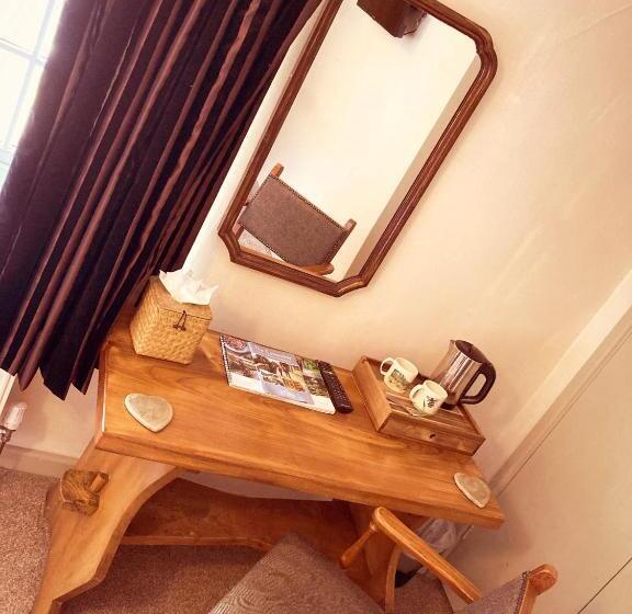 חדר דחוקס עם מיטת קינג, Inn For All Seasons