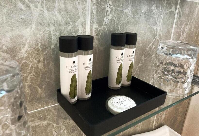 חדר דחוקס עם מיטת קינג, Inn For All Seasons