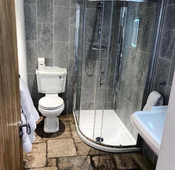 חדר דחוקס עם מיטת קינג, Inn For All Seasons