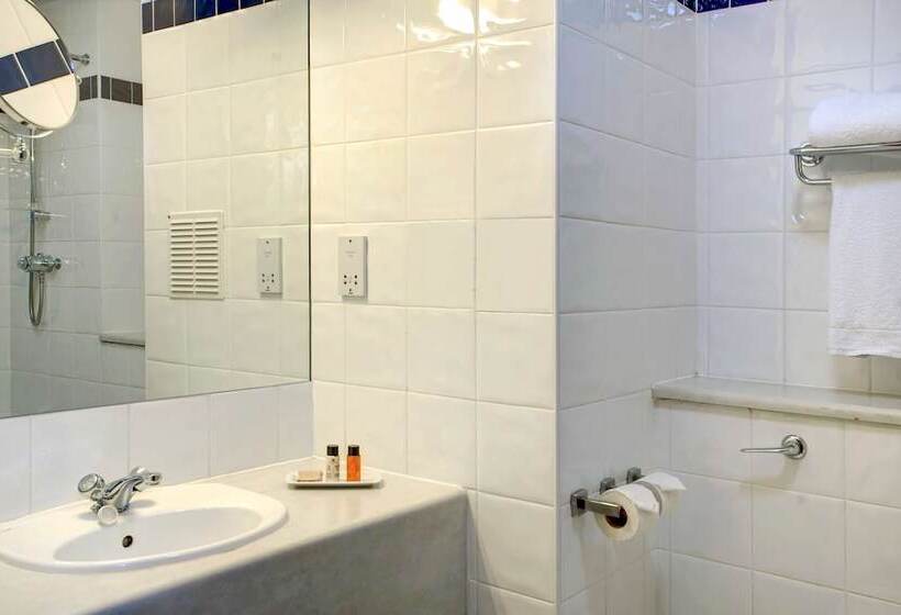 סוויטה, Best Western Plough And Harrow