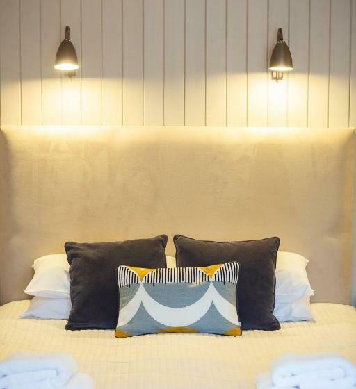 غرفة قياسية, Chester House