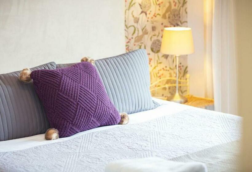 غرفة قياسية, Chester House