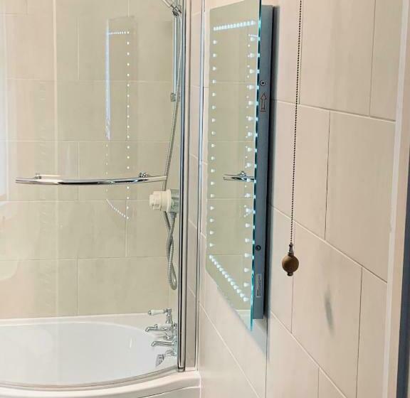 غرفة قياسية, Chester House