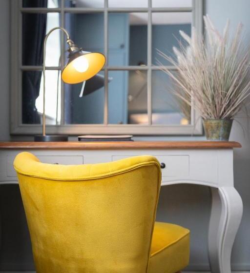 غرفة قياسية, Chester House