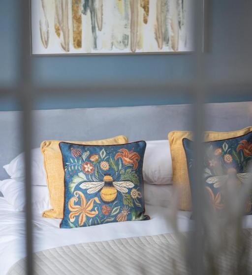 غرفة قياسية, Chester House