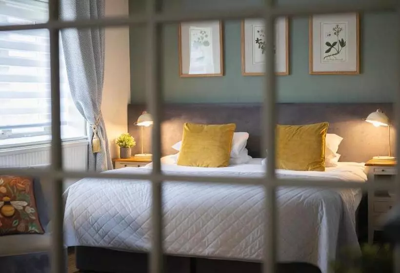 スーペリアールーム, Chester House