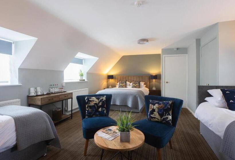 غرفة عائلية, Chester House