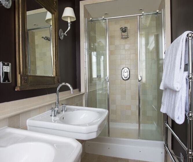 غرفة قياسية, Chilston Park